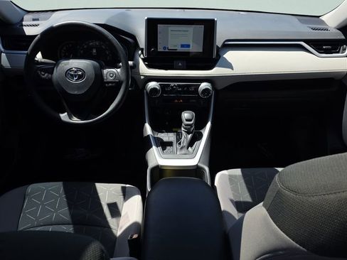 Used 2025 Toyota RAV4 XLE w/ Convenience Package FWD image 11