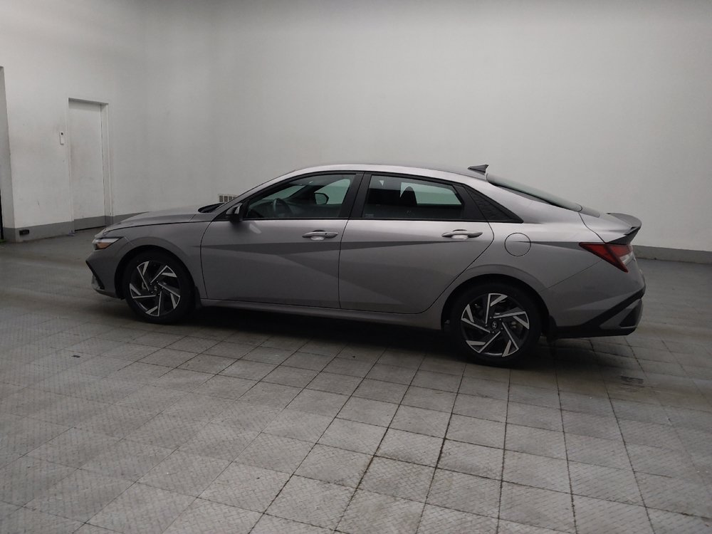Used 2025 Hyundai Elantra Sport FWD image 3