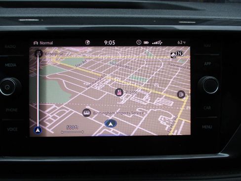 Used 2022 Volkswagen Taos SEL image 17