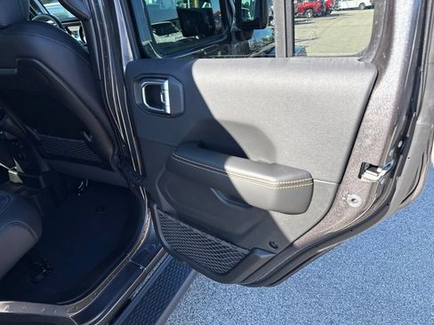 New 2027 Jeep Wrangler Unlimited Sahara AWD/4WD image 24