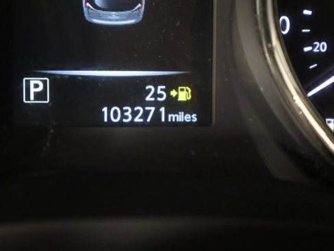 Used 2017 Nissan Rogue SL AWD/4WD image 39