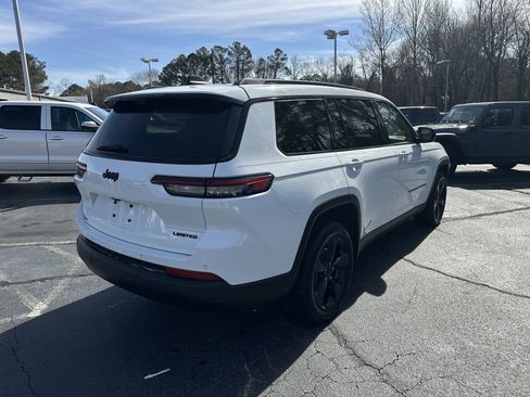 Used 2024 Jeep Grand Cherokee L Limited w/ Luxury Tech Group II image 9