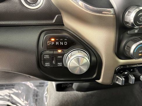 Used 2019 RAM 1500 Laramie AWD/4WD image 21