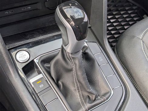 Used 2023 Volkswagen Taos SE image 22