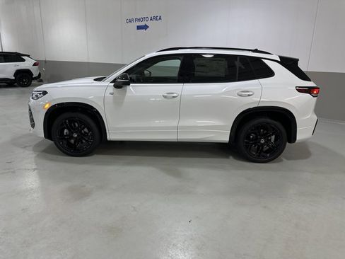 New 2026 Volkswagen Tiguan SE R-Line image 4