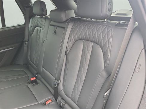 Used 2024 BMW X5 M60i image 17
