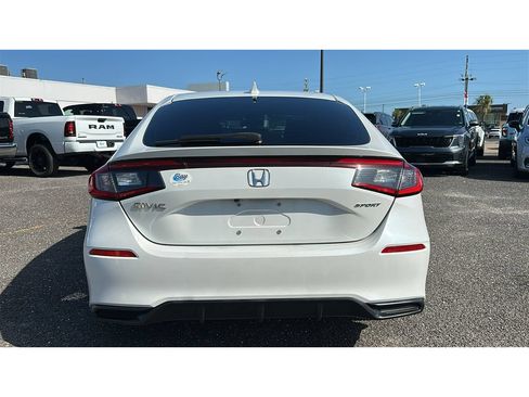Used 2023 Honda Civic Sport image 4