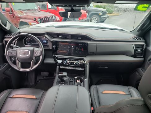 Used 2023 GMC Sierra 1500 AT4 w/ AT4 Premium Package image 15