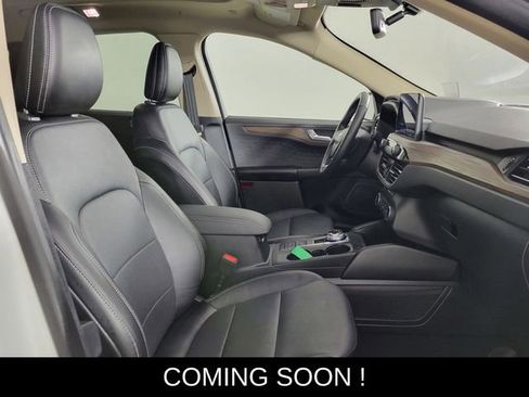 Used 2020 Ford Escape Titanium image 18