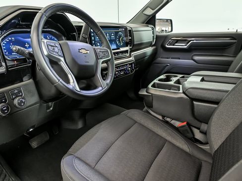 Used 2023 Chevrolet Silverado 1500 LT AWD/4WD image 11