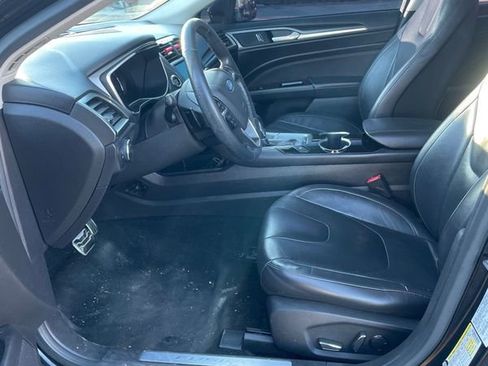 Used 2016 Ford Fusion Titanium image 2
