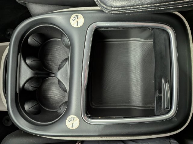 Used 2023 Chrysler Pacifica Touring-L FWD image 21