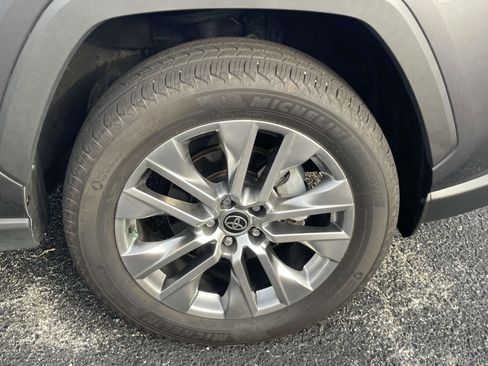 Used 2023 Toyota RAV4 XLE Premium image 14