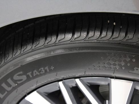 Certified 2024 Nissan Altima 2.5 SV FWD image 19