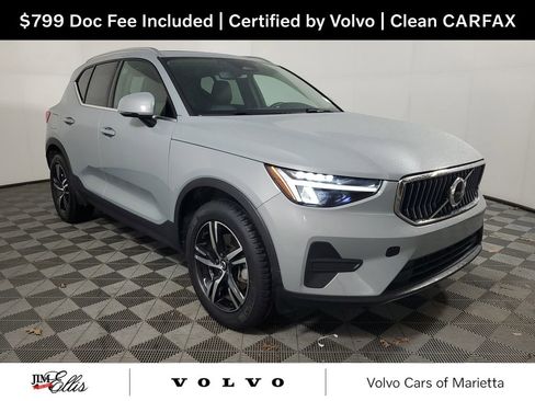 Certified 2025 Volvo XC40 B5 Core image 1
