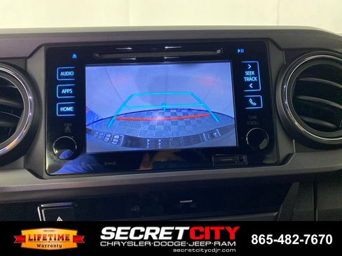 Used 2017 Toyota Tacoma TRD Sport w/ Tow Package (A/T) AWD/4WD image 21