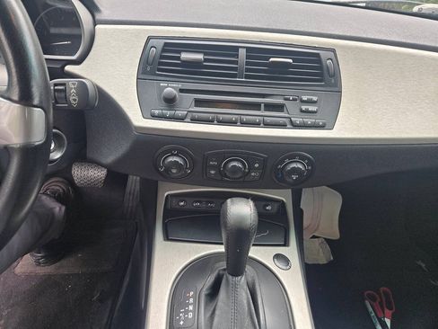 Used 2005 BMW Z4 2.5i RWD image 14