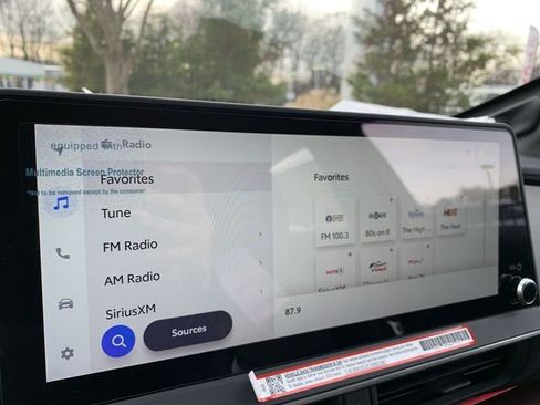 New 2025 Toyota Prius Plug-In Hybrid FWD image 24