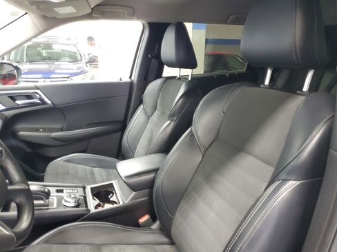 Used 2024 Mitsubishi Outlander SE AWD/4WD image 18