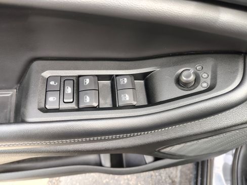 Certified 2025 Jeep Grand Cherokee L Laredo image 21