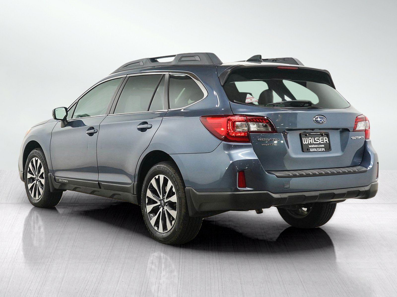 Used 2016 Subaru Outback 2.5i Limited AWD/4WD image 3