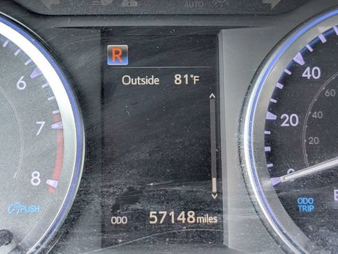 Used 2019 Toyota Highlander XLE AWD/4WD image 30