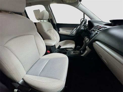 Used 2018 Subaru Forester 2.5i Premium image 31