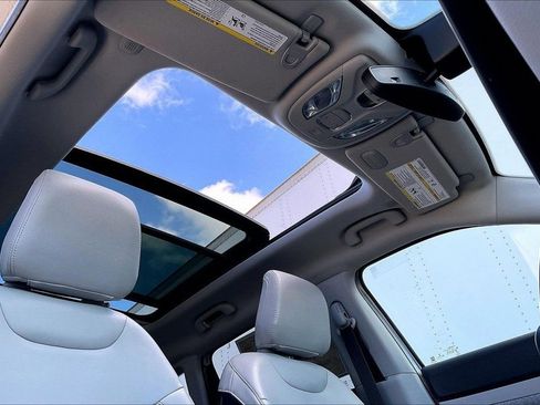 Used 2022 Jeep Compass Latitude w/ Sun and Sound Group image 22