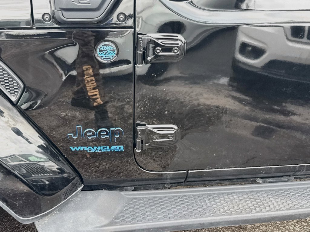 Certified 2022 Jeep Wrangler Unlimited Sahara AWD/4WD image 34