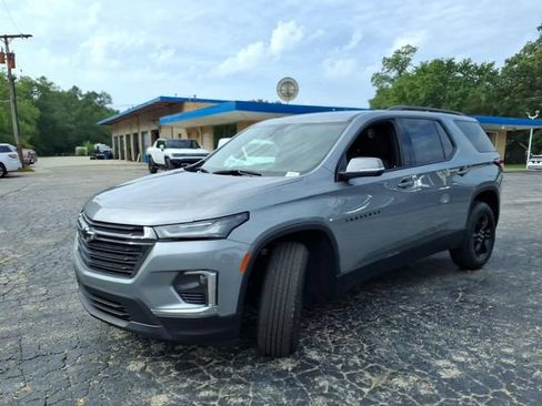 Used 2023 Chevrolet Traverse LT FWD image 13