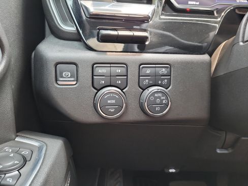 Used 2025 Chevrolet Silverado 2500 LTZ w/ LTZ Premium Package AWD/4WD image 16