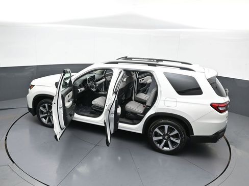 Certified 2023 Honda Pilot Elite image 47