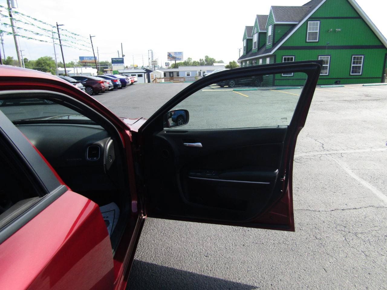 Used 2020 Dodge Charger SXT w/ Leather Interior Group RWD image 23