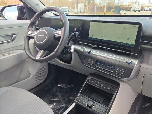 Used 2024 Hyundai Kona Limited AWD/4WD image 8