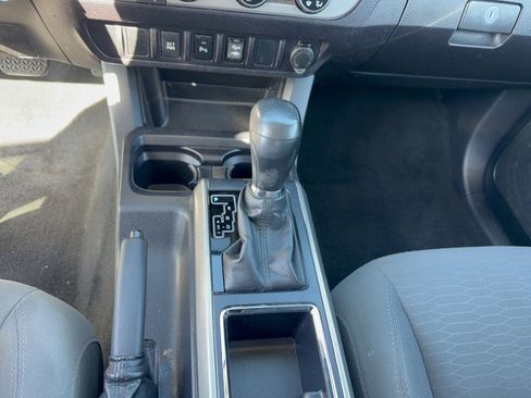 Used 2017 Toyota Tacoma SR5 image 23