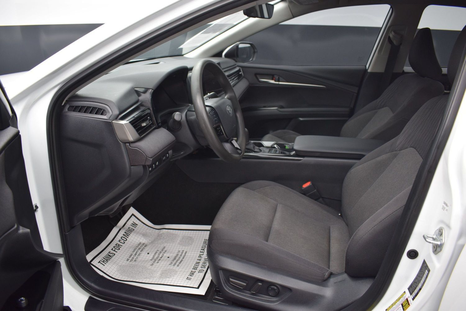Used 2025 Toyota Camry LE w/ Convenience Package FWD image 13