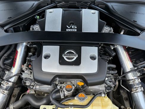 Used 2018 Nissan 370Z Touring image 32