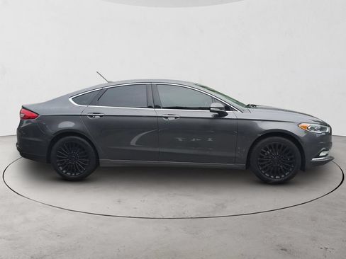 Used 2017 Ford Fusion SE w/ Fusion SE Technology Package AWD/4WD image 4