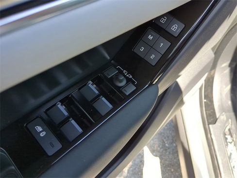 Used 2026 Land Rover Range Rover Velar S image 15