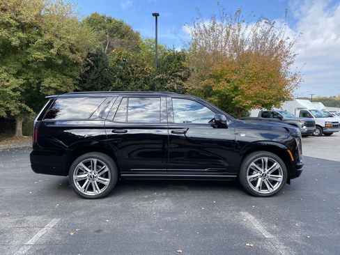 Used 2026 Cadillac Escalade Sport w/ Touring Package image 10