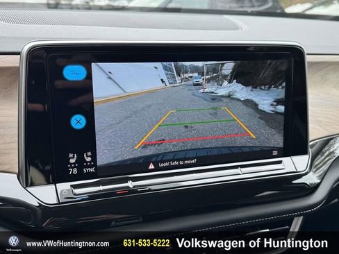 Certified 2025 Volkswagen Atlas SE image 26