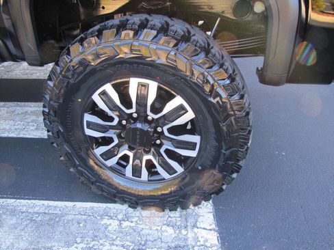 Used 2024 GMC Sierra 2500 SLE w/ SLE Convenience Package image 35