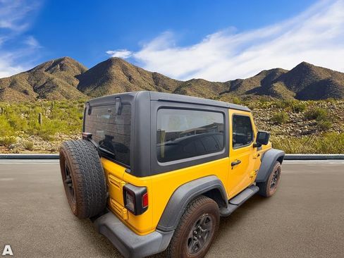 Used 2019 Jeep Wrangler Sport AWD/4WD image 3