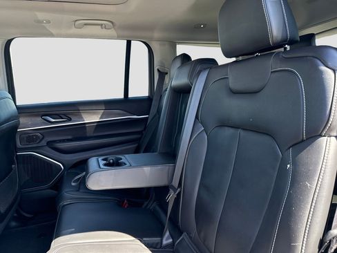 Used 2022 Jeep Grand Cherokee L Limited AWD/4WD image 21