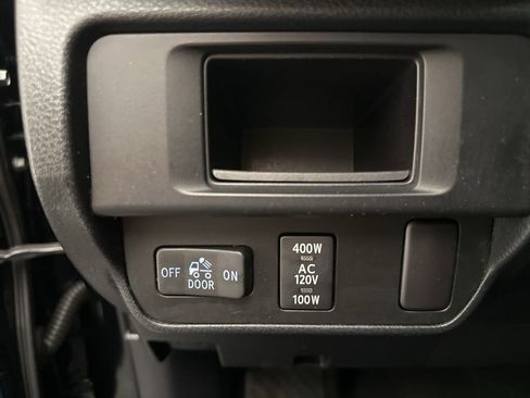 Used 2016 Toyota Tacoma TRD Off-Road AWD/4WD image 25