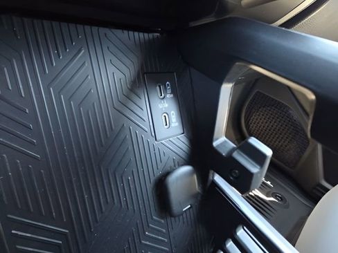 Used 2025 Toyota Tacoma SR5 image 27