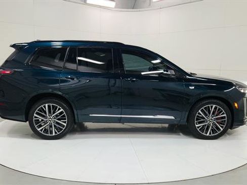 Used 2024 Cadillac XT6 Sport w/ Platinum Package image 9