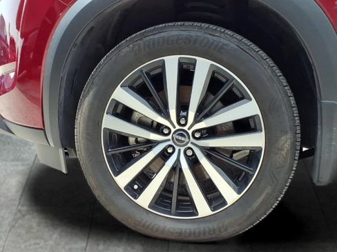 Used 2025 Nissan Pathfinder Platinum w/ Cargo Package FWD image 11