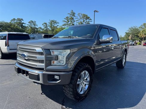 Used 2015 Ford F150 Platinum w/ Equipment Group 701A Luxury AWD/4WD image 4