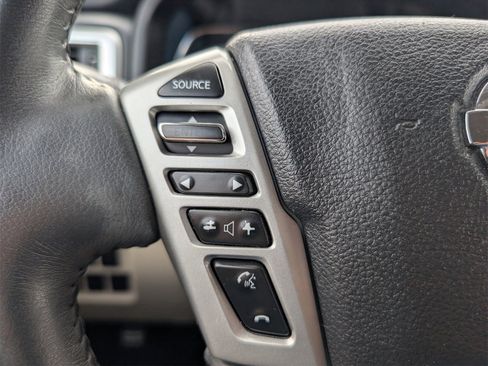 Used 2017 Nissan Titan SL image 23